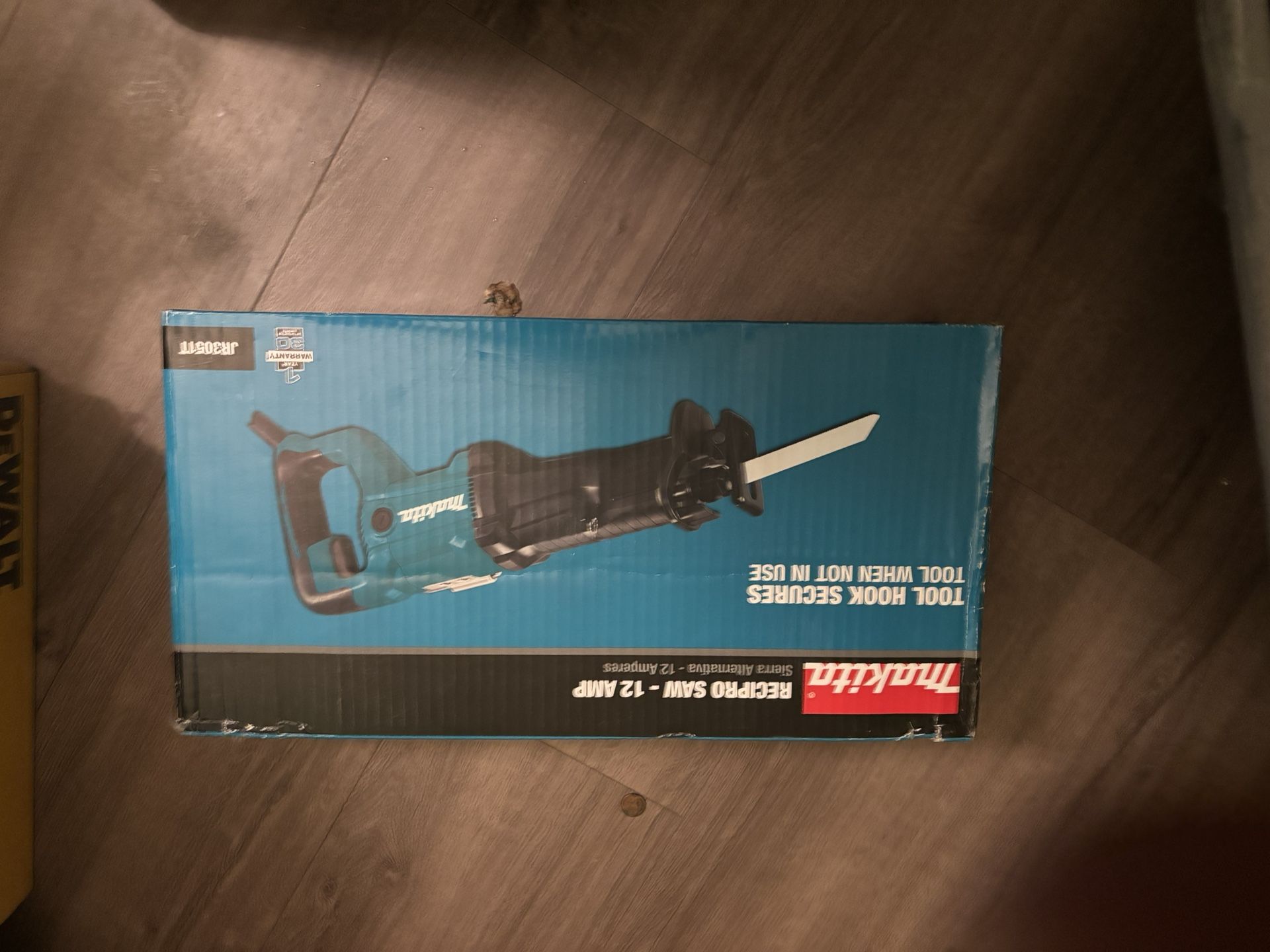 Makita saw saw