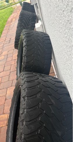 Venom Power Terra Hunter M/T 33X12.50R20LT 114Q