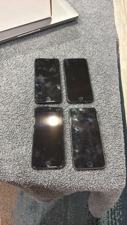Lot of 4 Apple IPhone  8