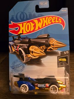 Hot Wheels Treasure Hunt Ollie Rocket 5/5