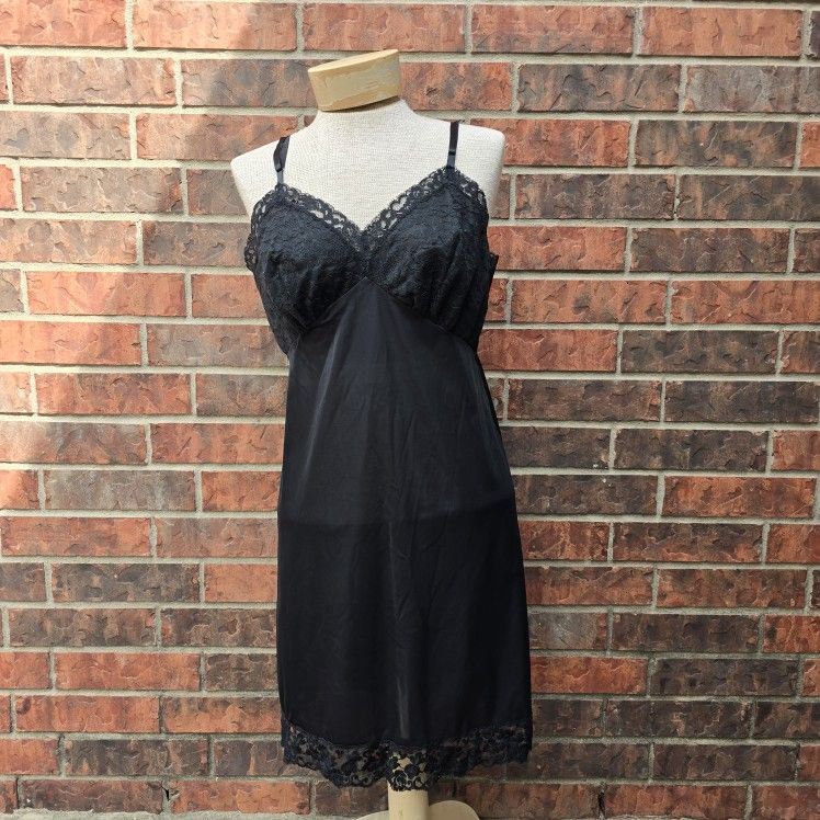 Vintage Vanity Fair Size 38 S Black Nylon Slip Dress Lace Trim Lingerie 