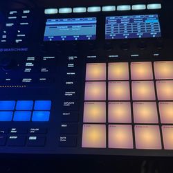 Native Instruments Maschine mk3  Controller with Case and deck cover.