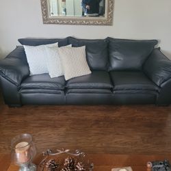 4 Piece Black Leather Sofa, Love seat, Chair, Ottoman Beautiful, Classic, Immaculate