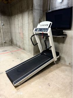 Landice L8 Treadmill