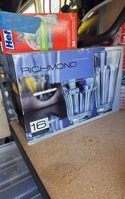 Glassware - 16 Pieces