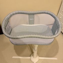 Halo Bassinest Swivel Sleeper Bedside Bassinet