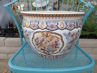LARGE ASIAN POT