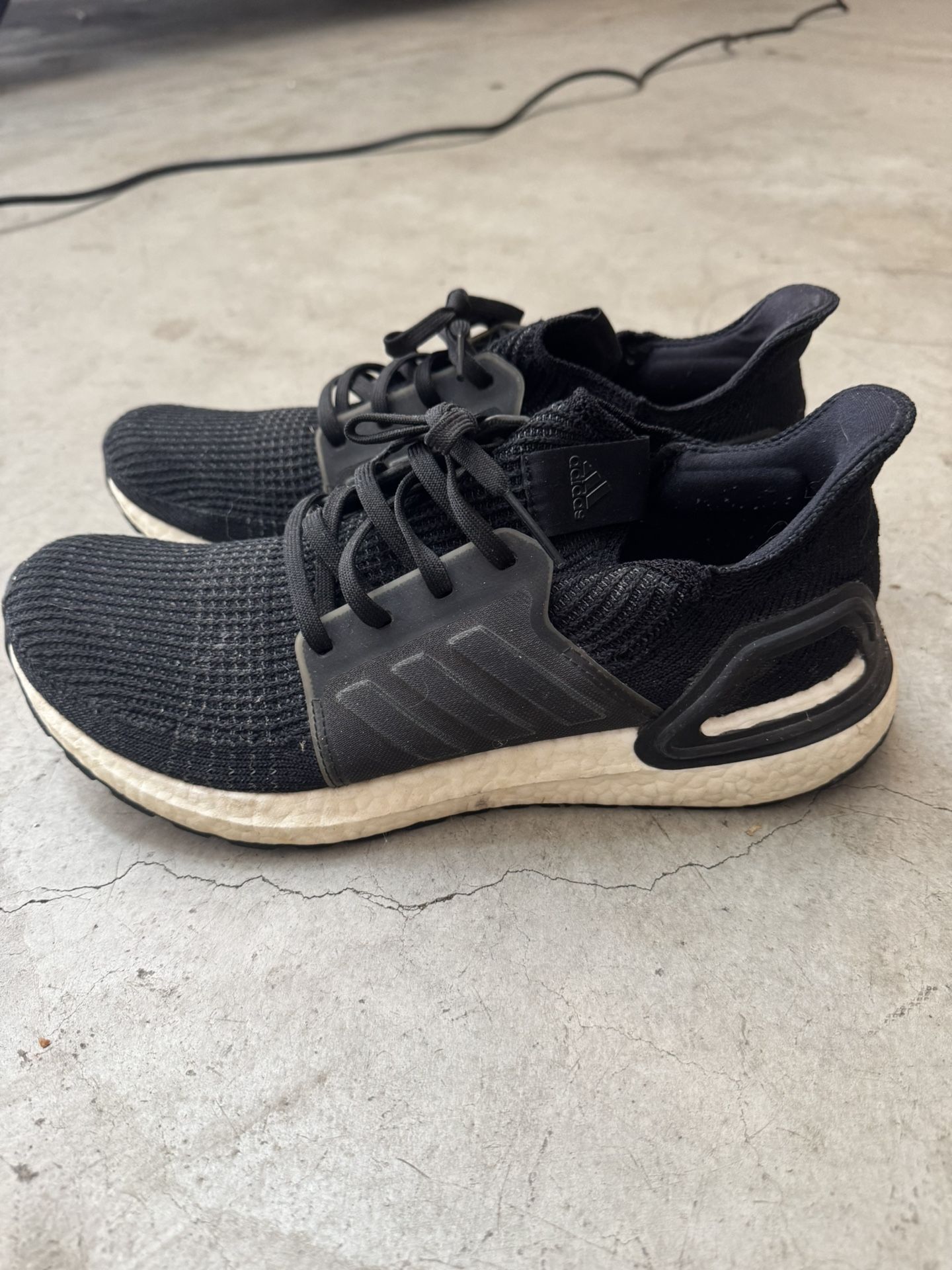 Adidas Ultraboost Black Sneakers Shoes Men's 9.5 Or Women's 11