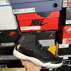 2016 Jordan Space Jam 11s size 9.5 VNDS