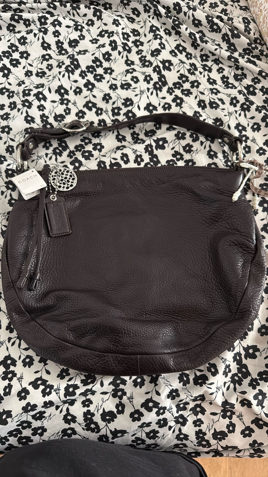 COACH CARRIAGE PEBBLE LEATHER LARGE TOTE BAG