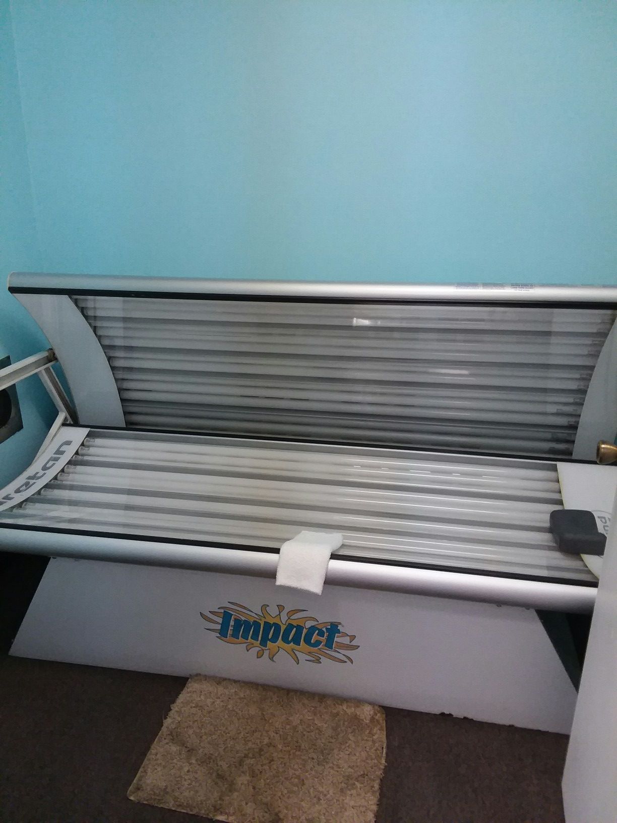 Puretan Impact tanning bed