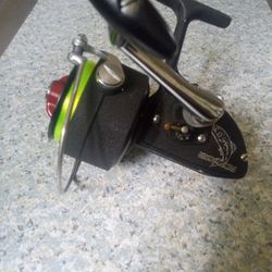 VINTAGE D.A.M. QUICK FINESSA  MED SIZE SPINNING REEL
