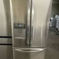 LG Stainless French Door Fridge | Counter-Depth | Water & Ice | $500 OTD 