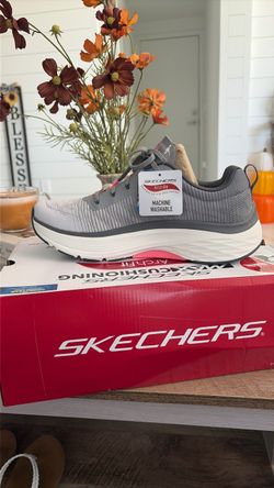 Women sketcher