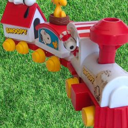 Vintage Snoopy Express Mechanical Wind Up Trainset