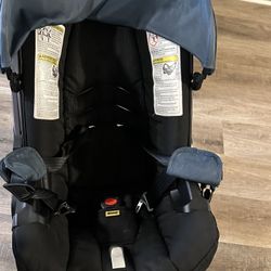 Doona car Seat / Stroller Combo 