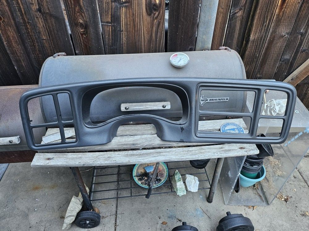2002 Chevy Avalanche Dash Cover