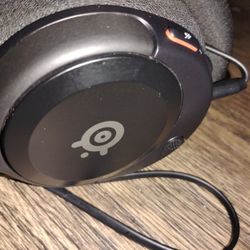 Wireless Steel series Headphones 