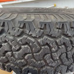 BF Goodrich 286/75/16 Good Tire