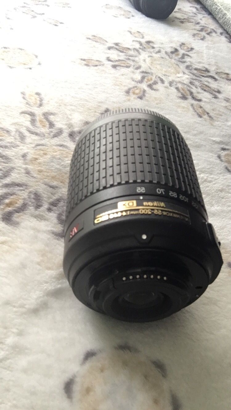 Nikon 55 200mm Electronics & Media
