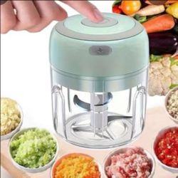 Mini chopper USB charged. New