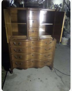 Dresser