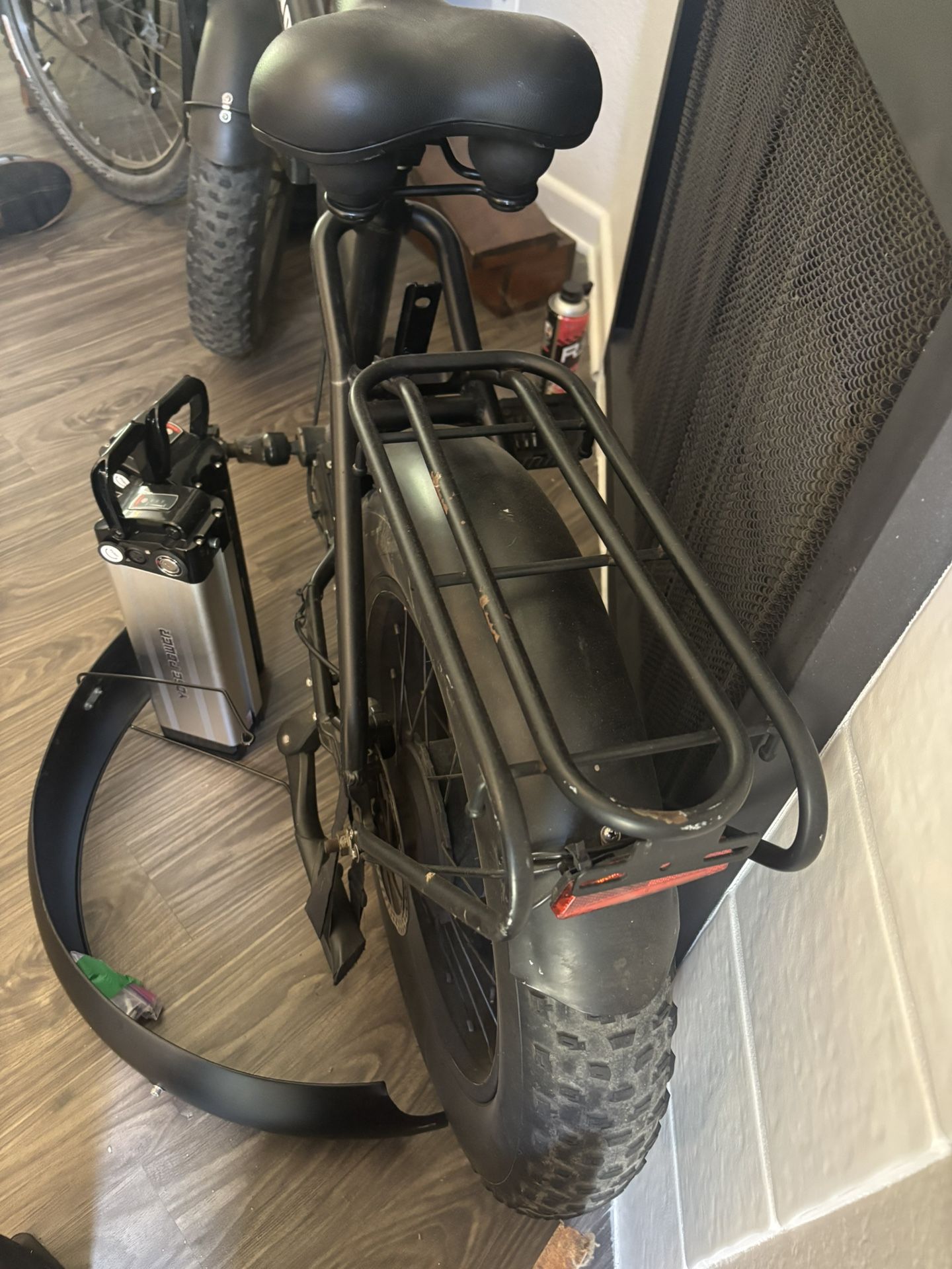 Strand e-bike. Single Rear Motor. Folding Frame And Handlebars With 2 Batteries.