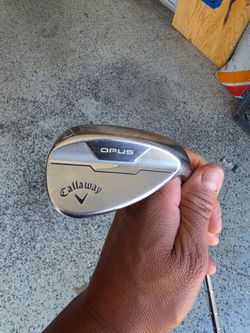 RIGHT HANDED GOLF WEDGE
