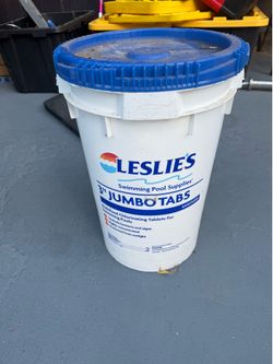 Leslie's - 3 in Jumbo Chlorine Tablets - 50 lbs Bucket
