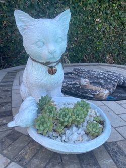 Stone cat plant garden decoration