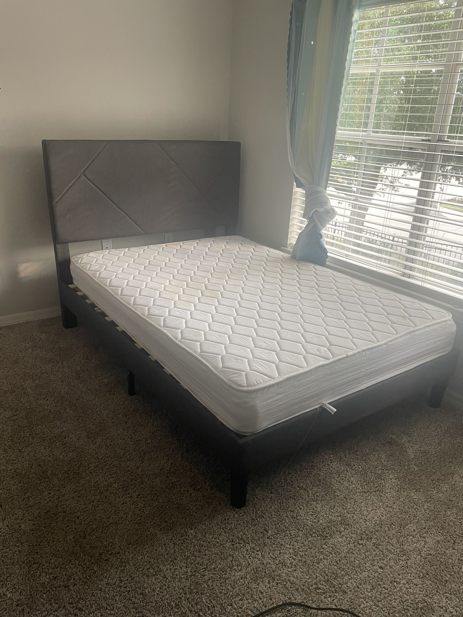 Full Size Platform Bed Frame With Geometric Headboard