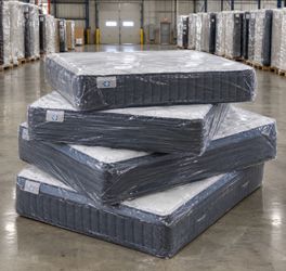 Must go new king Name brand mattress