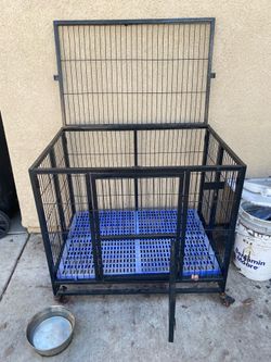 Dog crate with Multiple doors