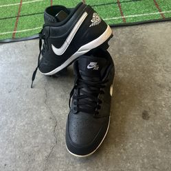 NIKE JORDANS YOUTH BASEBALL CLEATS 9.5 Gently Used 