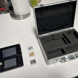 LIKE NEW ORIGINAL Black Nintendo 3DS Bundle