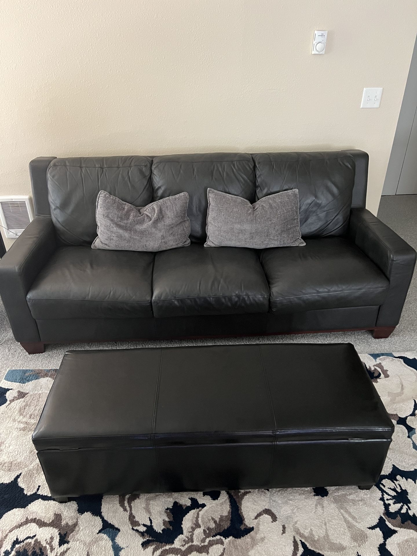 ITALY Sofa with ottoman