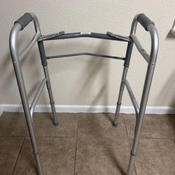 Folding walker