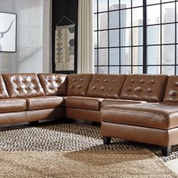 Baskove Auburn Large Leather RAF Sectional

