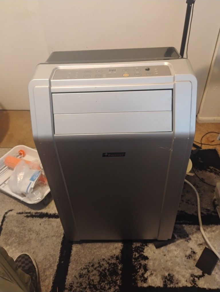 Everstar Ac Comes With Window Attachment And Hose