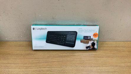 LOGITECH K400 WIRELESS TOUCH KEYBOARD.