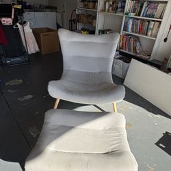 comfy chair and ottoman set