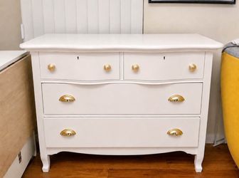 BEAUTIFUL REFURBISHED ANTIQUE DRESSER