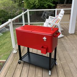 Large Cooler On Coasters With Shelf/opener