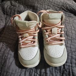 Pre owned Nike Jordan 1 Seafoam green size 7c