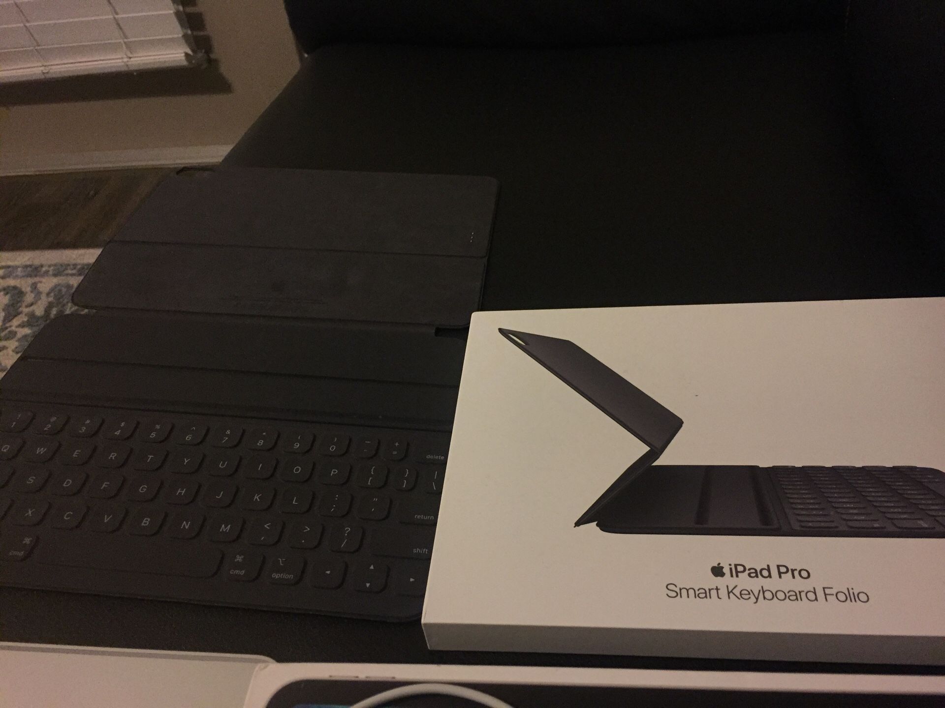 iPad 11in Smart Keyboard Folio