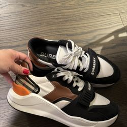 Burberry Mens Size 44