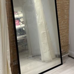 Giant floor mirror / standing mirror