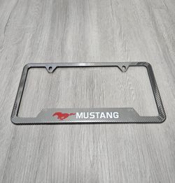 Brand New Universal 1PCS Mustang Metal Carbon Fiber Style License Plate Frame