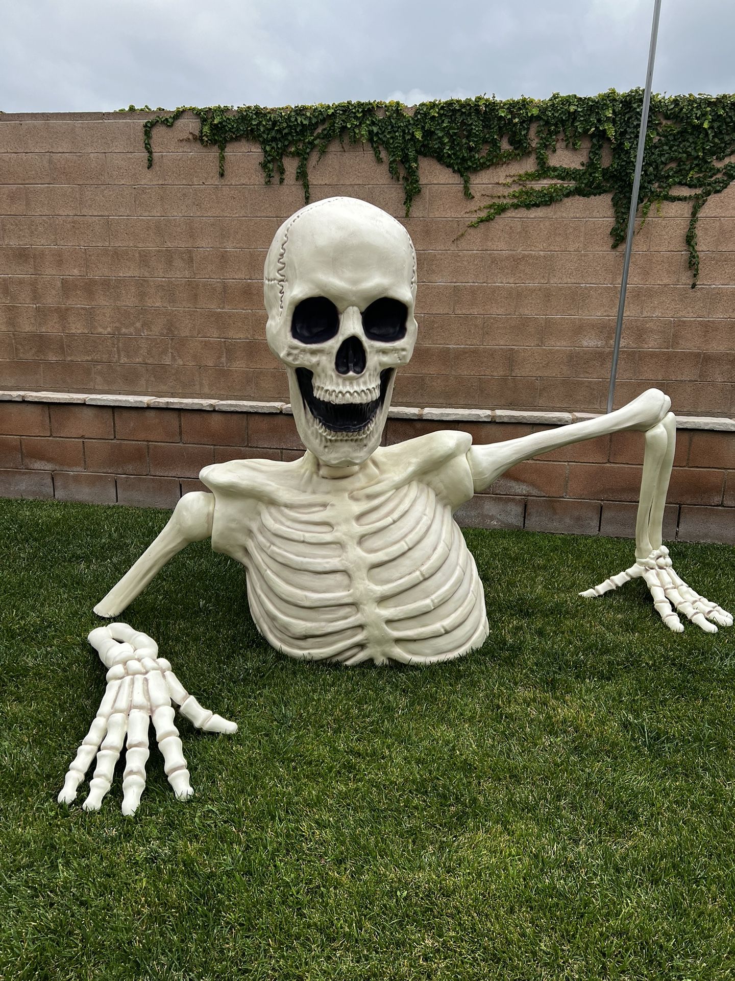 💀 Giant Rattles Groundbreaking Skeleton Plastic Yard Decorating Kit, 8pc Halloween Decoration - ❗️Rare❗️