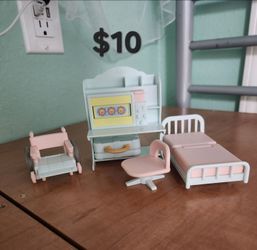 Calico Critters hospital room